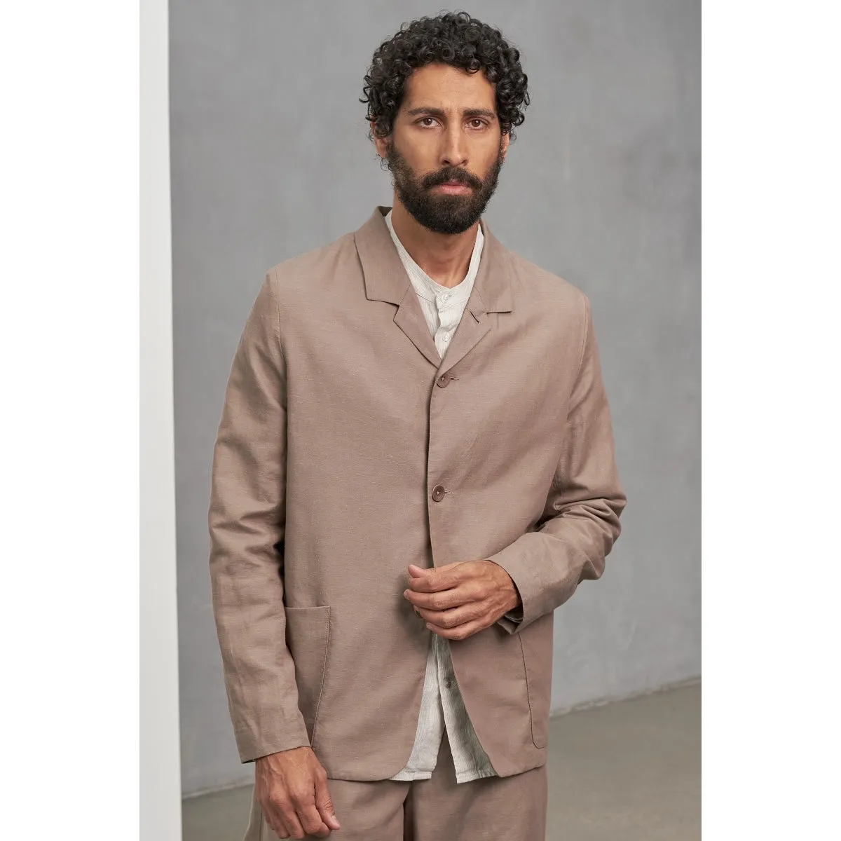 About Companions Elmar Blazer linen walnut
