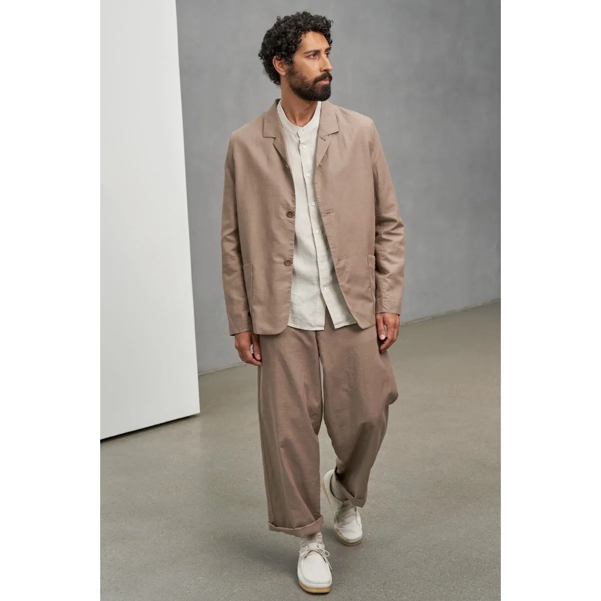 About Companions Elmar Blazer linen walnut