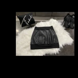 Black mini