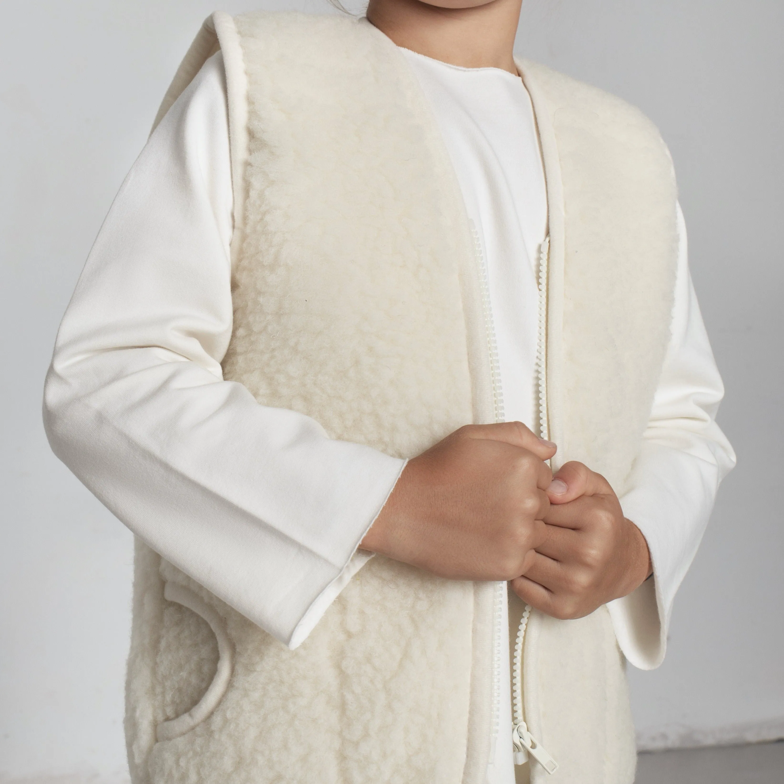 MAMA Clara 100% Wool Vest (Milk)