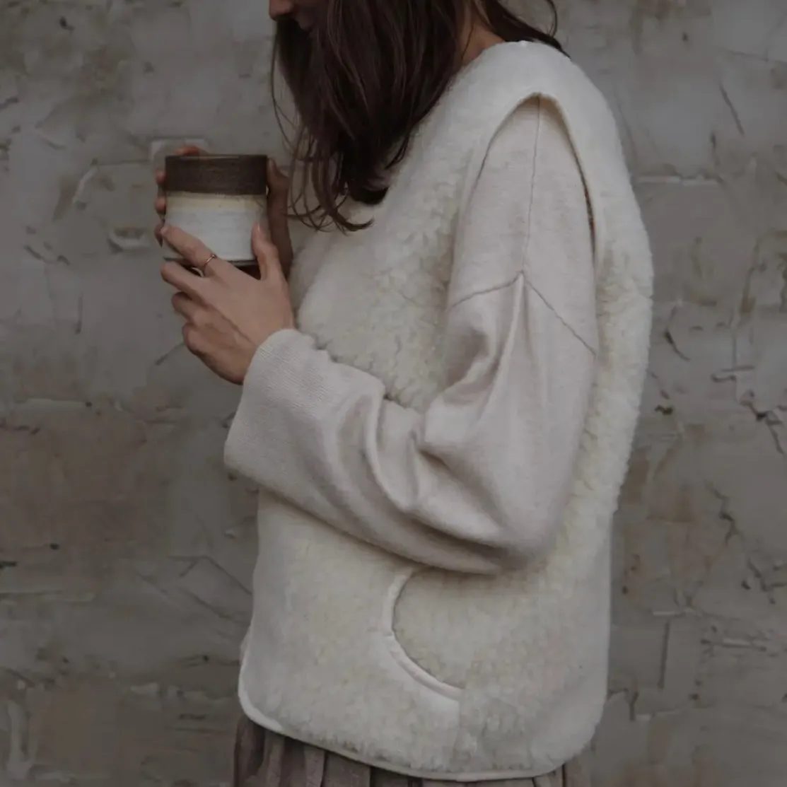 MAMA Clara 100% Wool Vest (Milk)