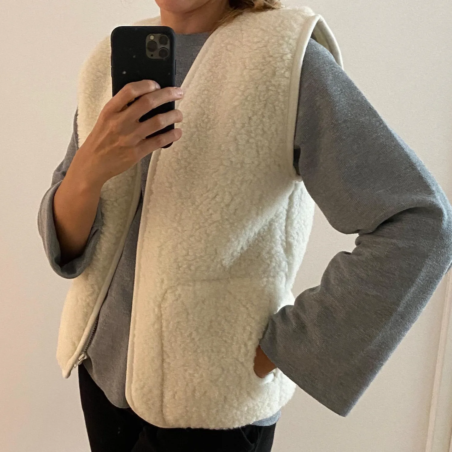 MAMA Clara 100% Wool Vest (Milk)