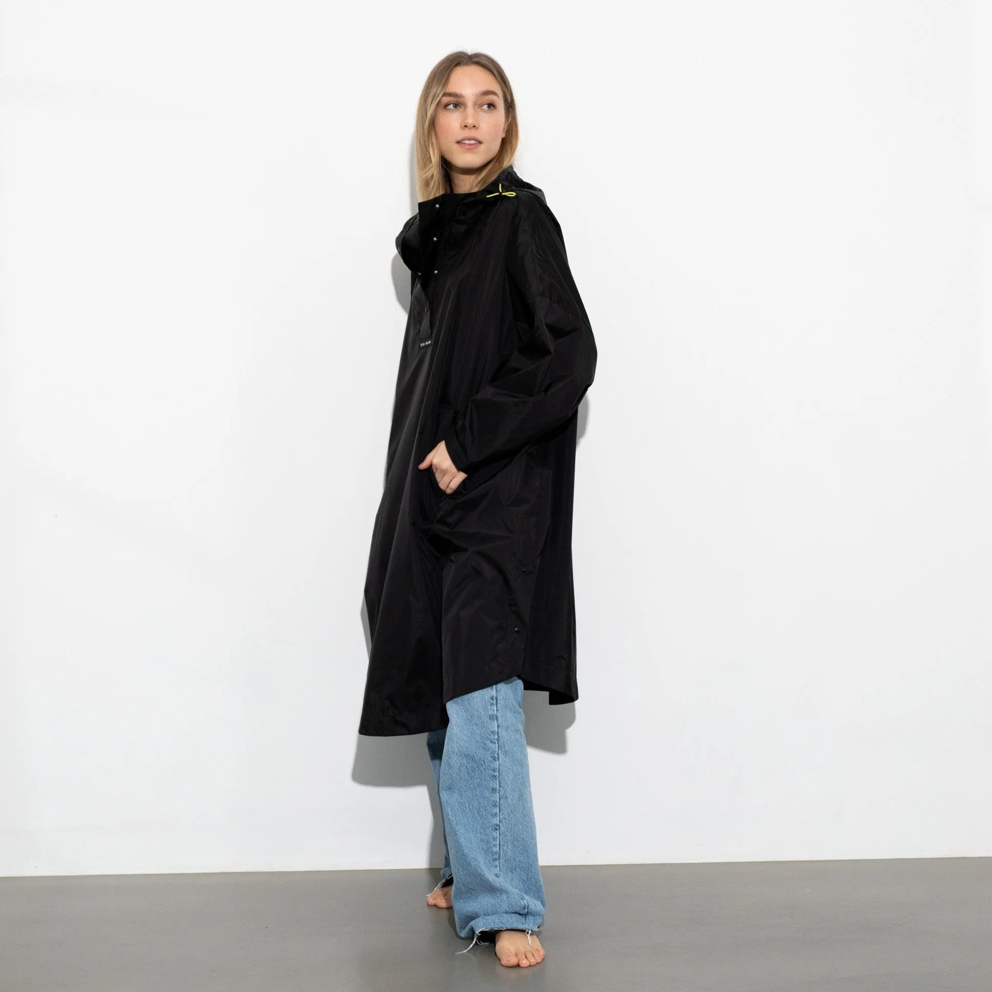 Raincoat solid black