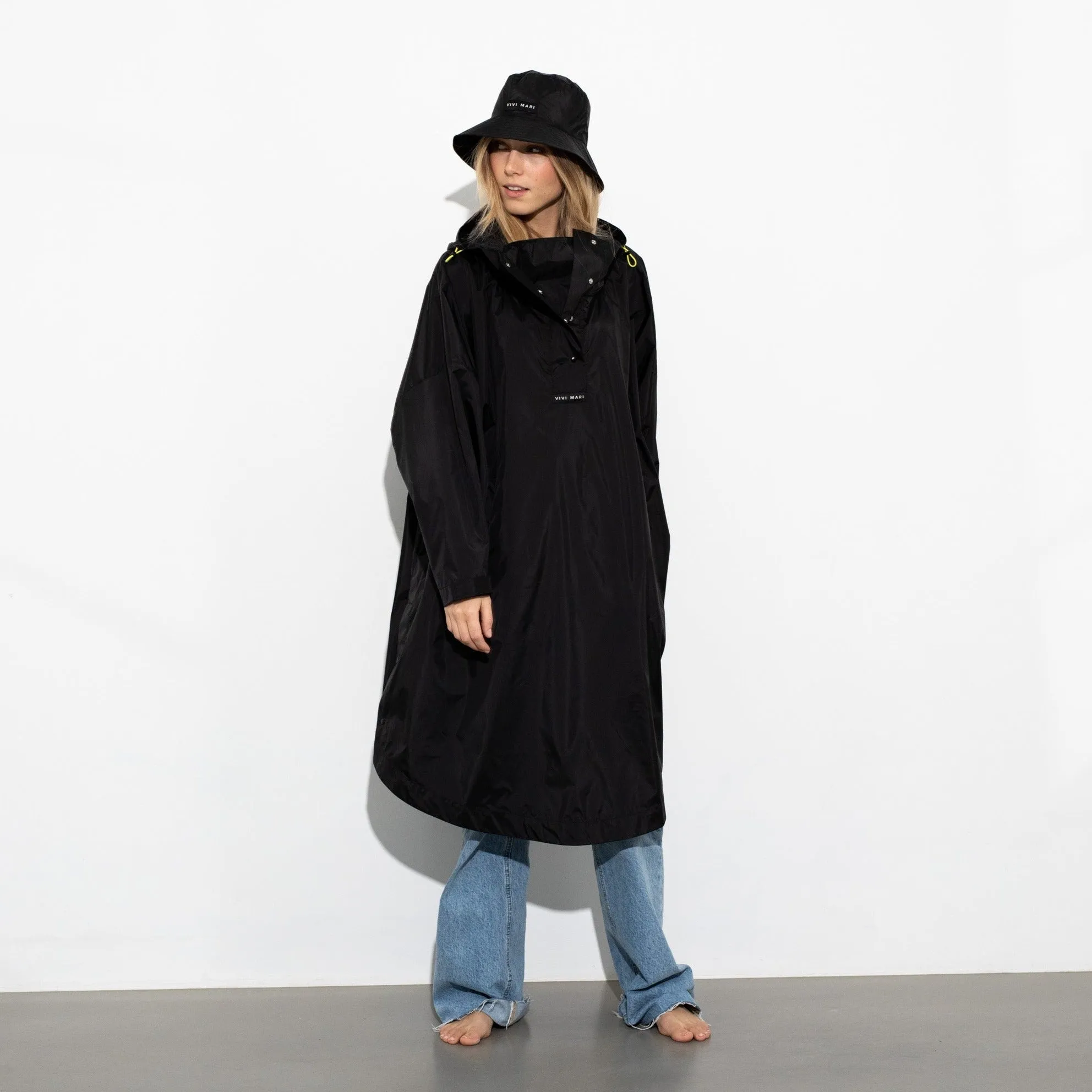 Raincoat solid black