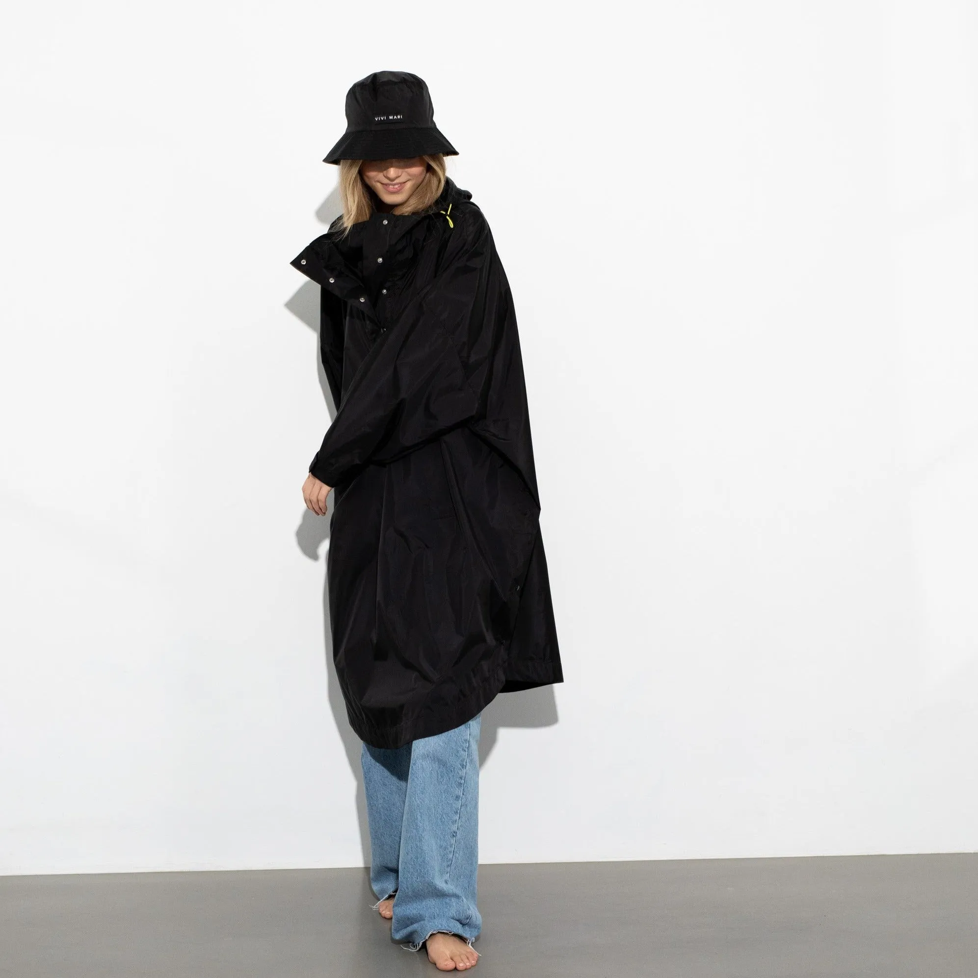 Raincoat solid black