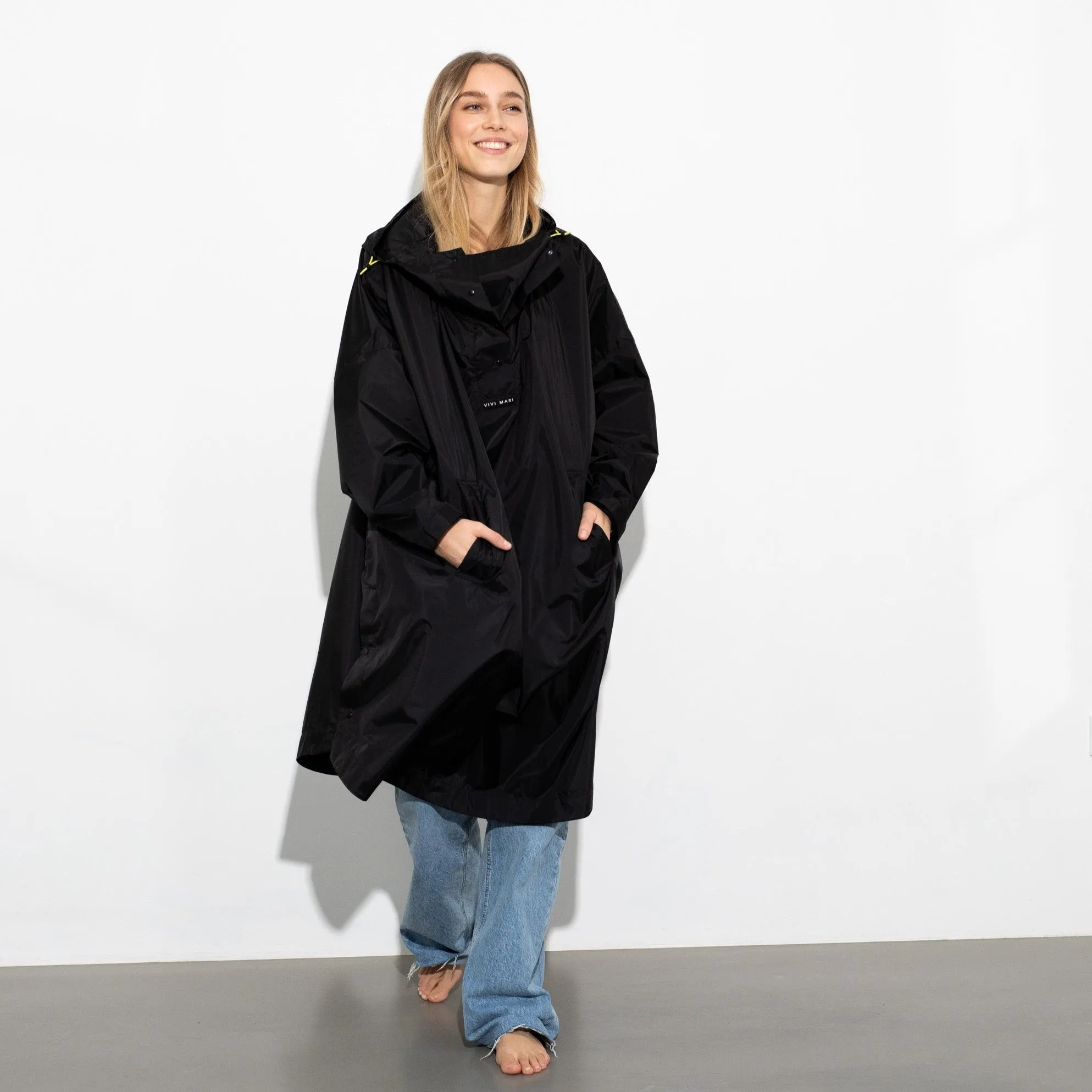 Raincoat solid black