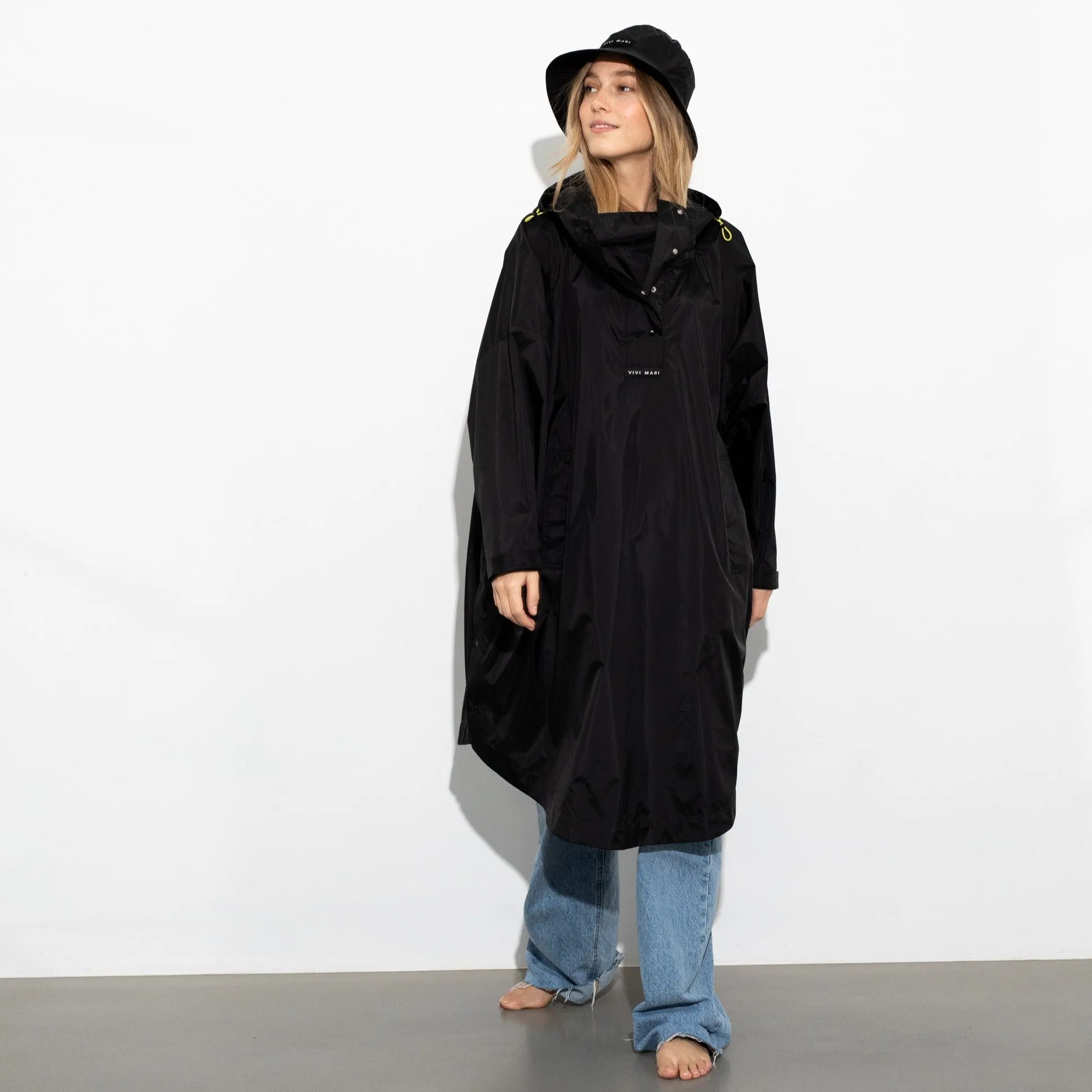 Raincoat solid black