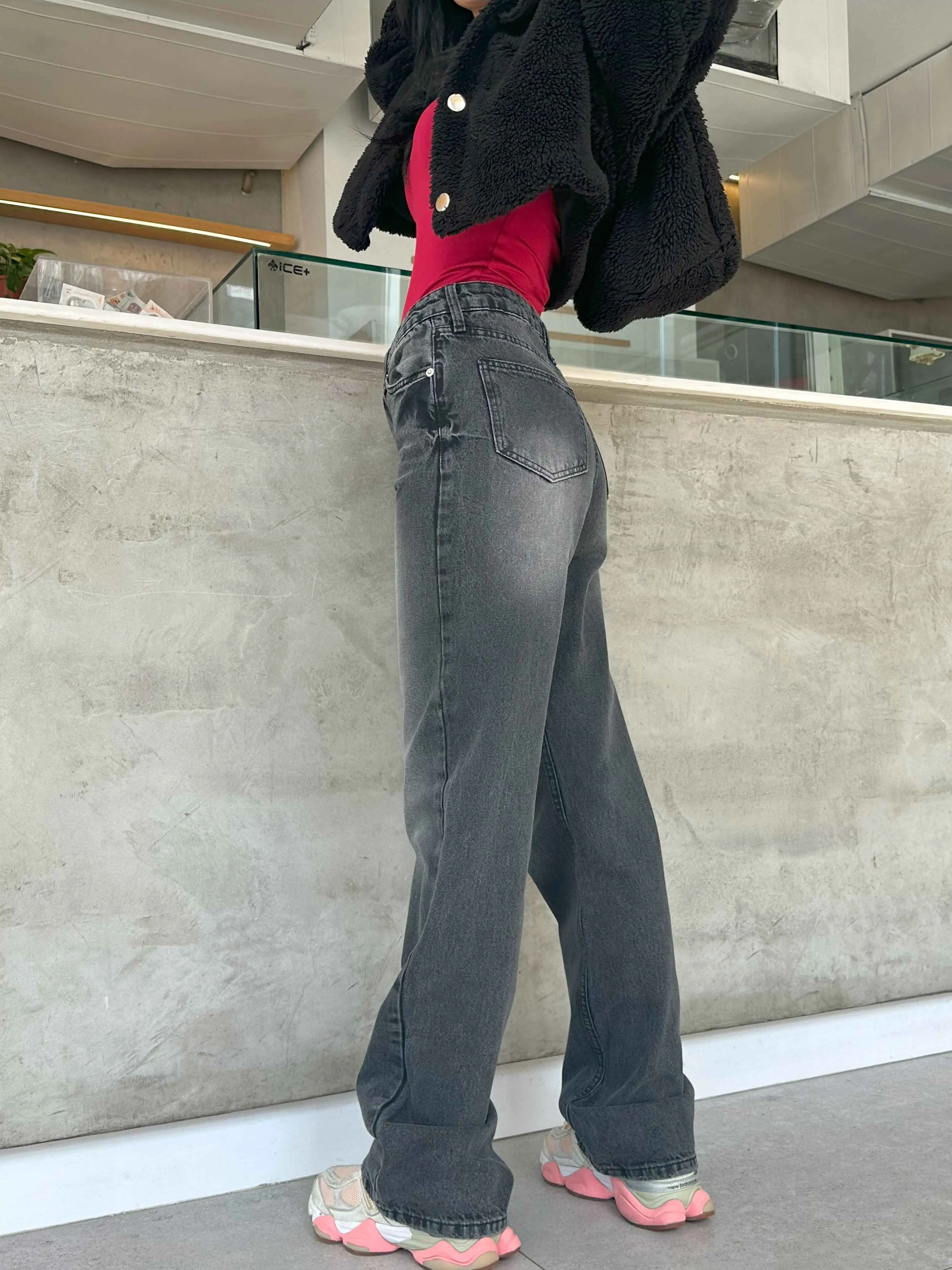 Straight Leg - Faded Grey Jeans.