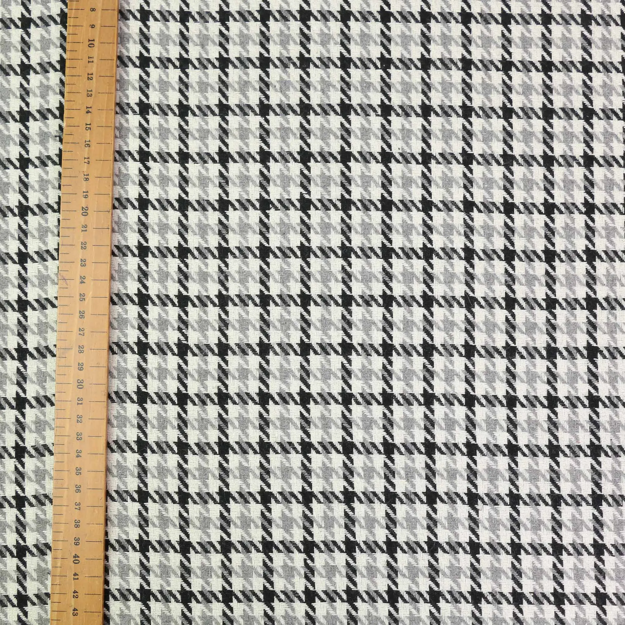 Wool blend suiting -  Black, white, grey